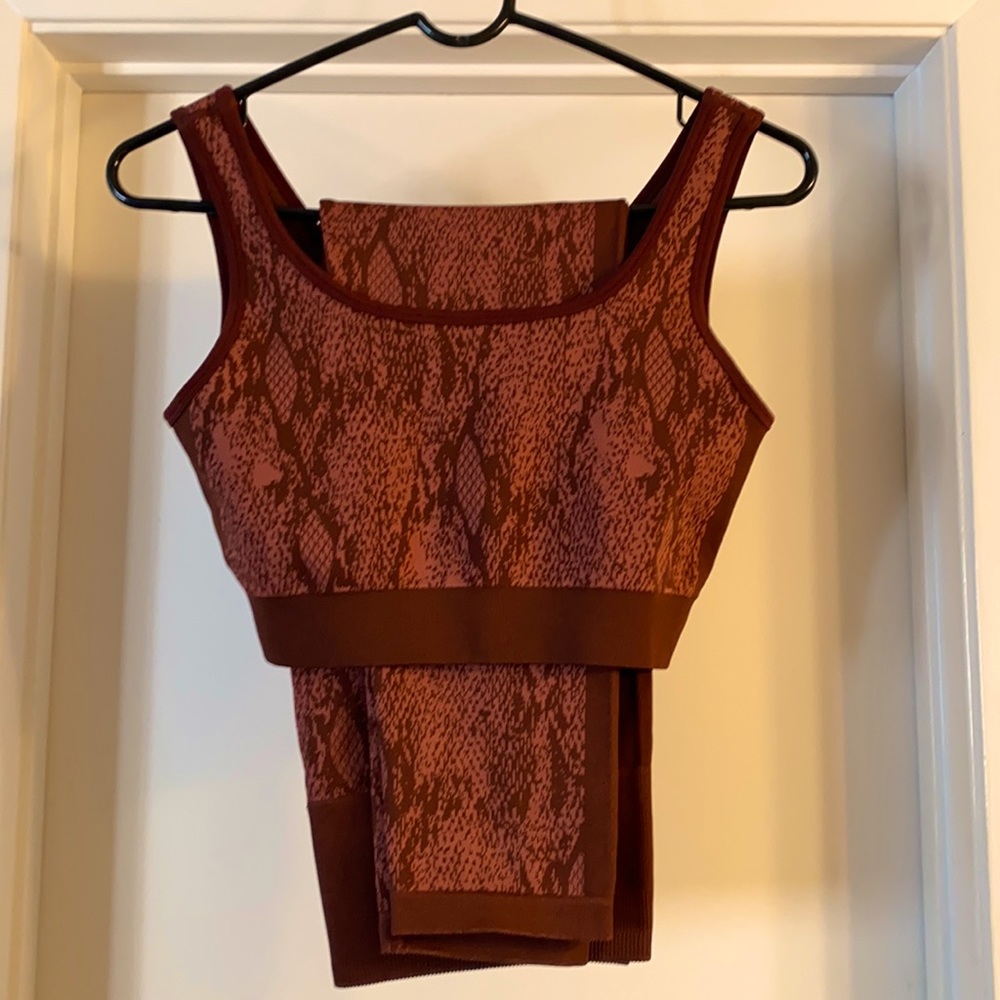 FABLETICS SCULPT KNIT BRA & PANTS SET-LG